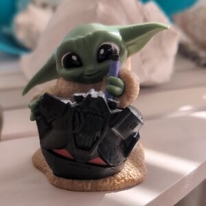 Grogu/ Bay YodaHasbro Green and Tan Star Wars Figure